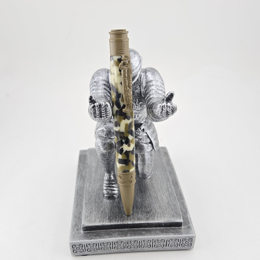 Hand-Turned Military Pen – Sculpted Soldier Clip and USA End Cap Twist Pen - Woodland Camo, Flat Dark Earth