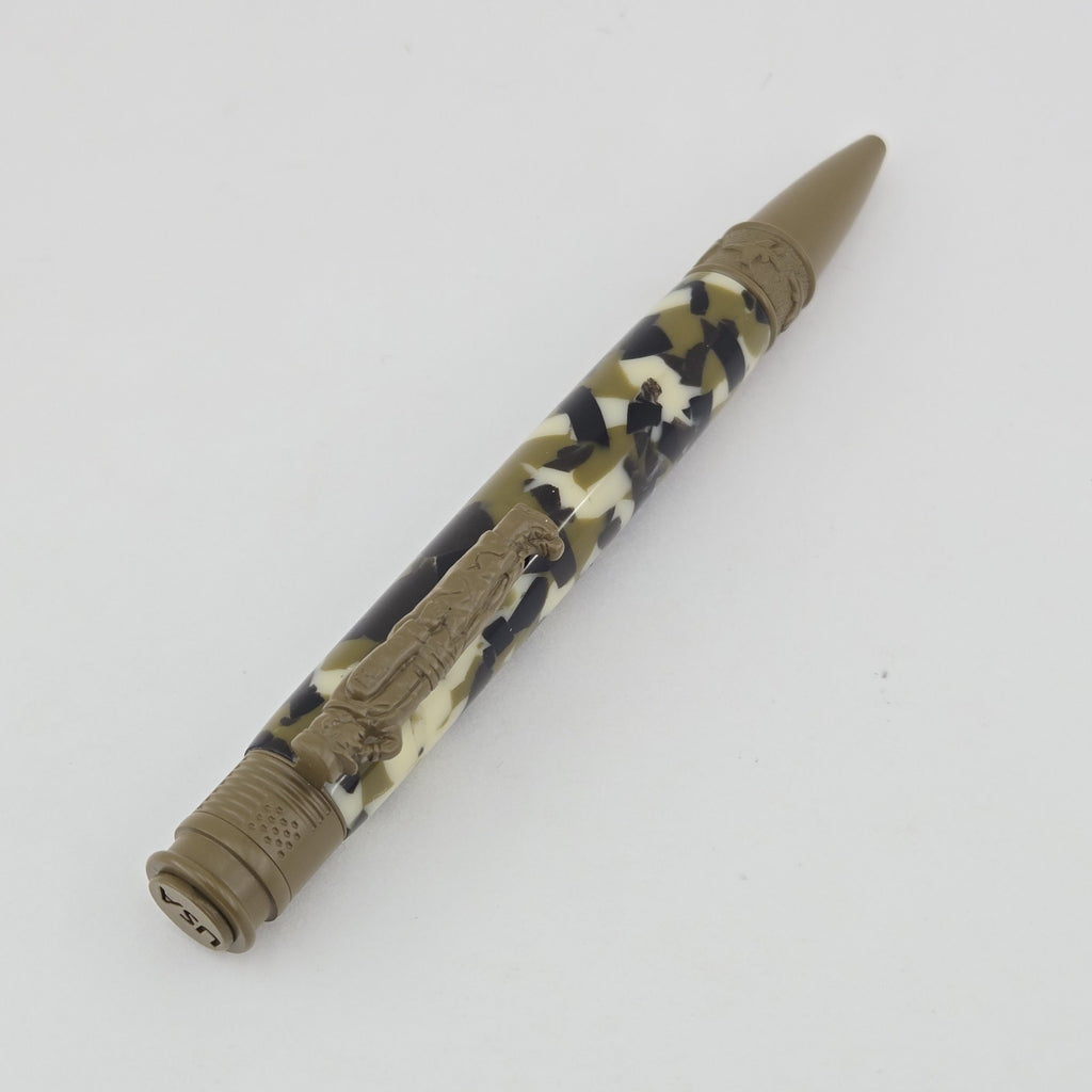 Hand-Turned Military Pen – Sculpted Soldier Clip and USA End Cap Twist Pen - Woodland Camo, Flat Dark Earth