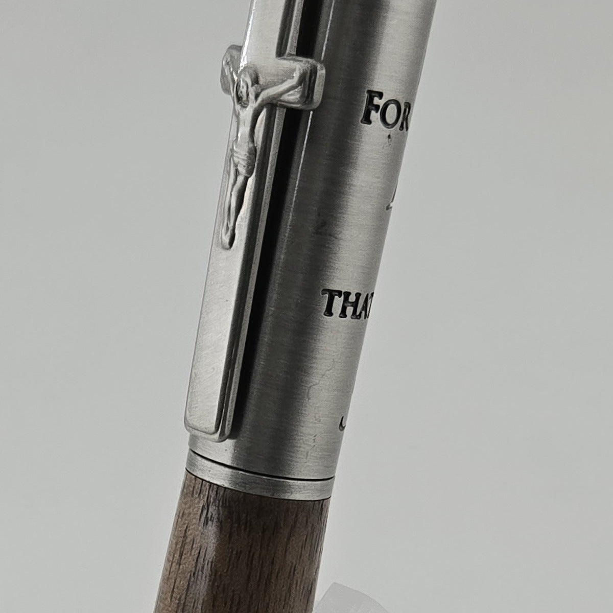 John 3:16 Twist Pen – Hand-Turned Scripture Pen with Crucifix Clip and Praying Hands